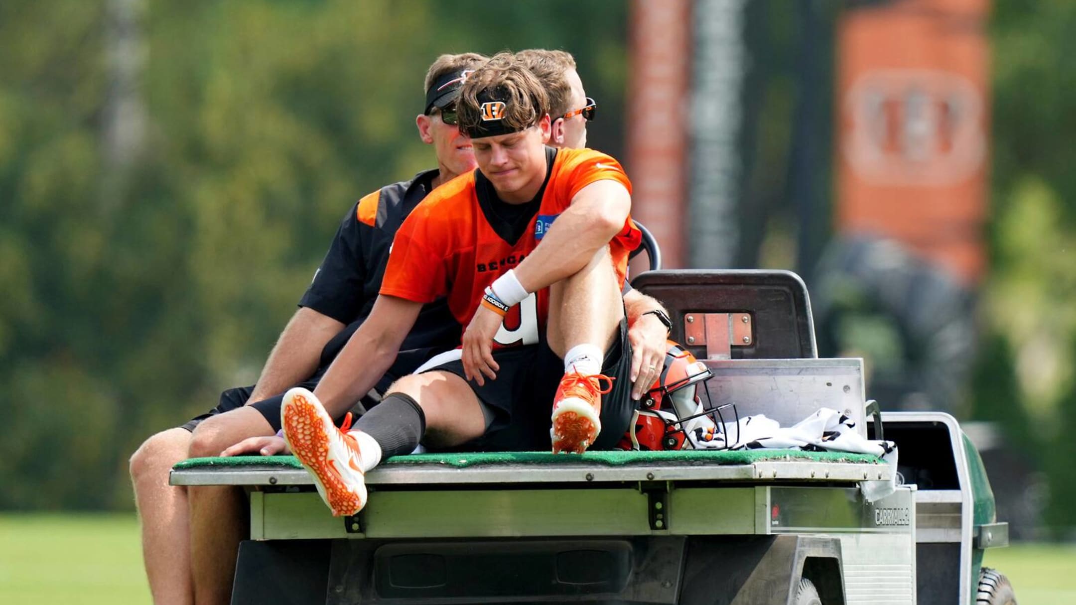 Bengals tweet funny update about Joe Burrow's injury