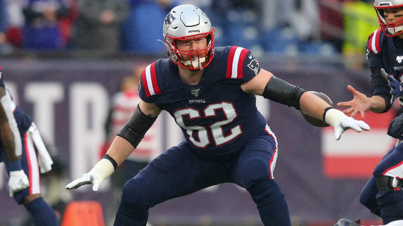 Dolphins considering trade for Patriots OG Joe Thuney