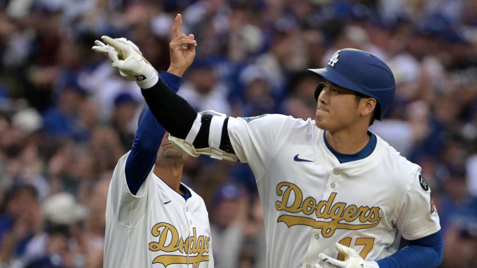 Watch: Ohtani hits second HR of season in huge spot for Dodgers
