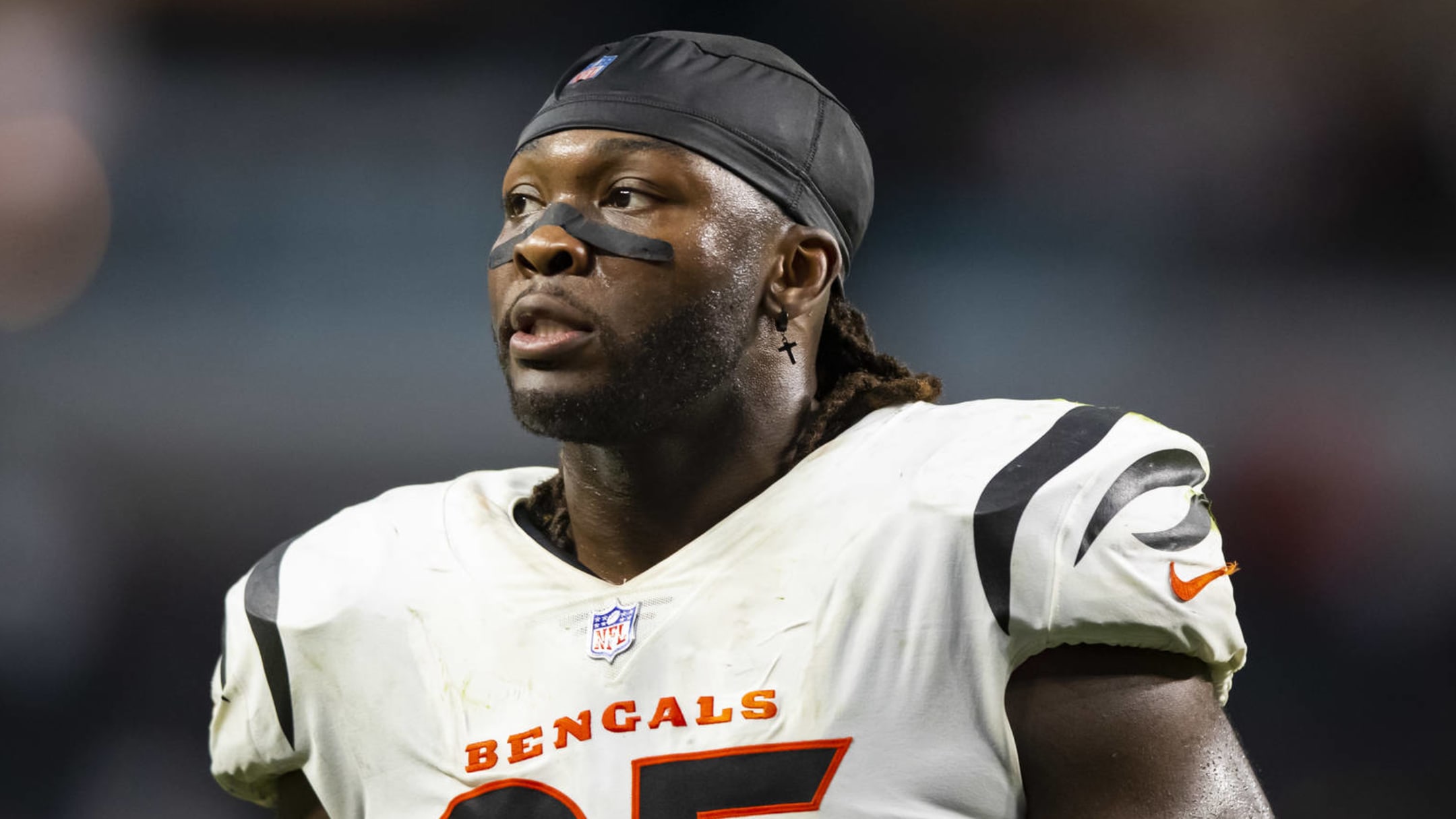 Bengals DT Ogunjobi out of playoff game with foot injury