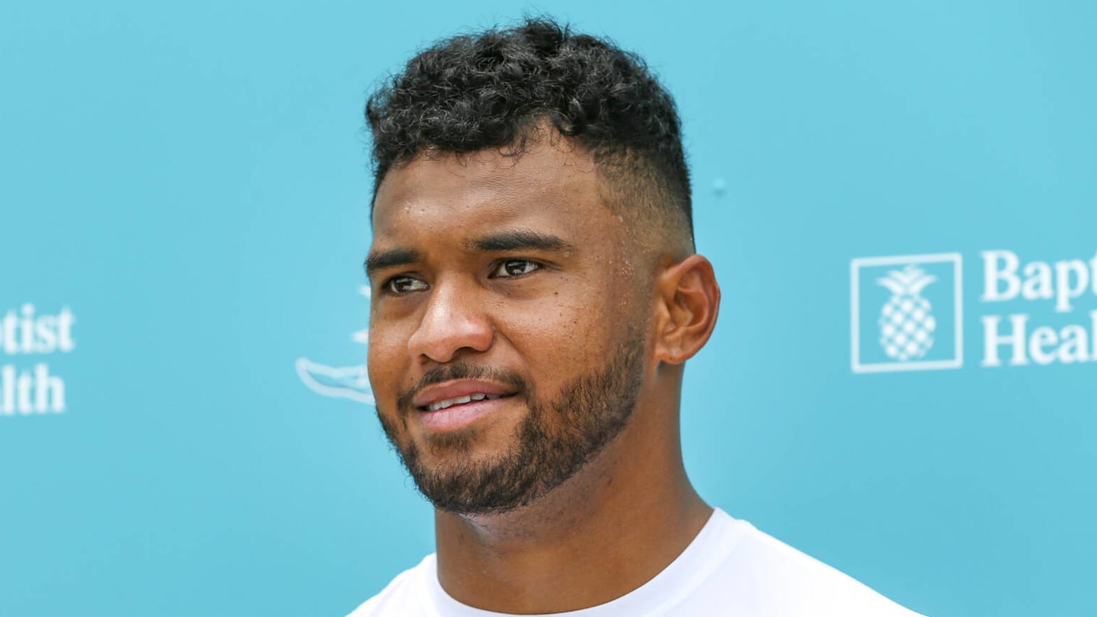 Tyreek Hill on Tua He's 'the most accurate QB in the NFL' Yardbarker