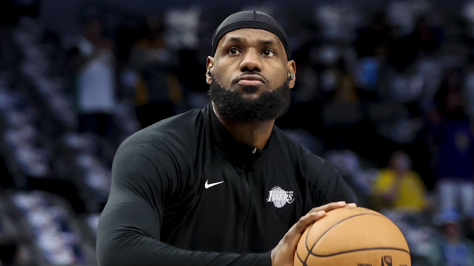 Video reveals what LeBron James said to Patrick Mahomes during game