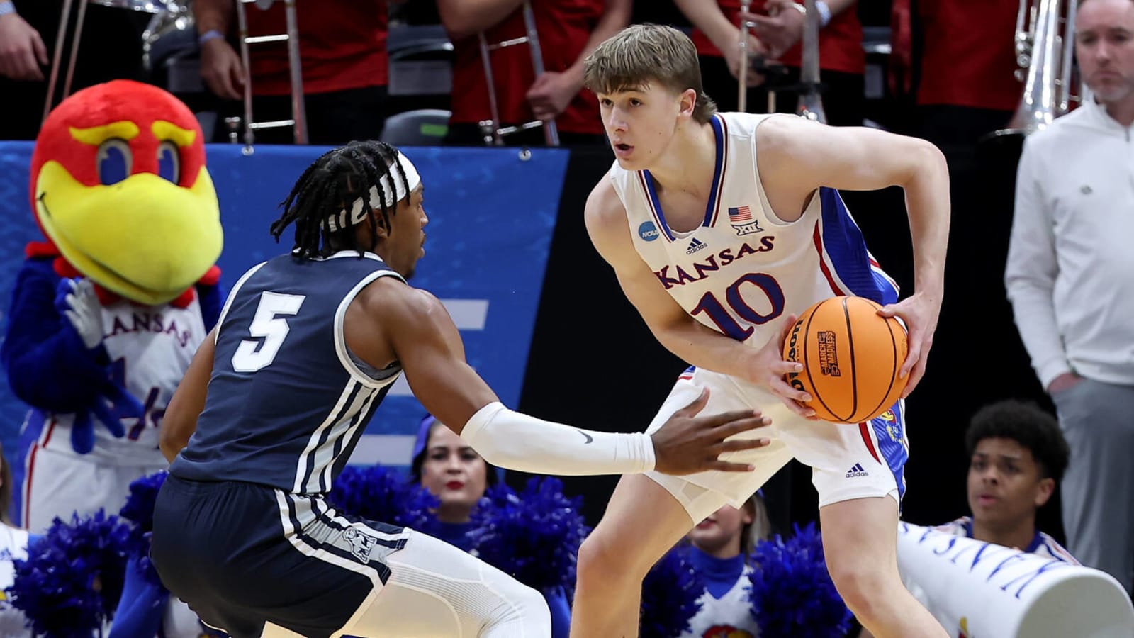 Top prospect reportedly staying in NBA Draft
