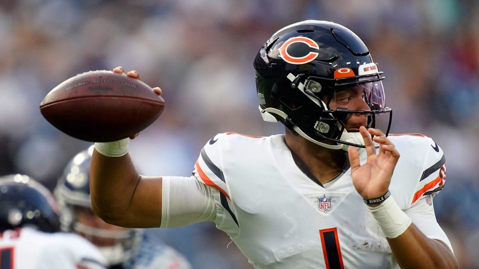 Watch: Justin Fields’ TD throw ignites Bears' starting QB debate