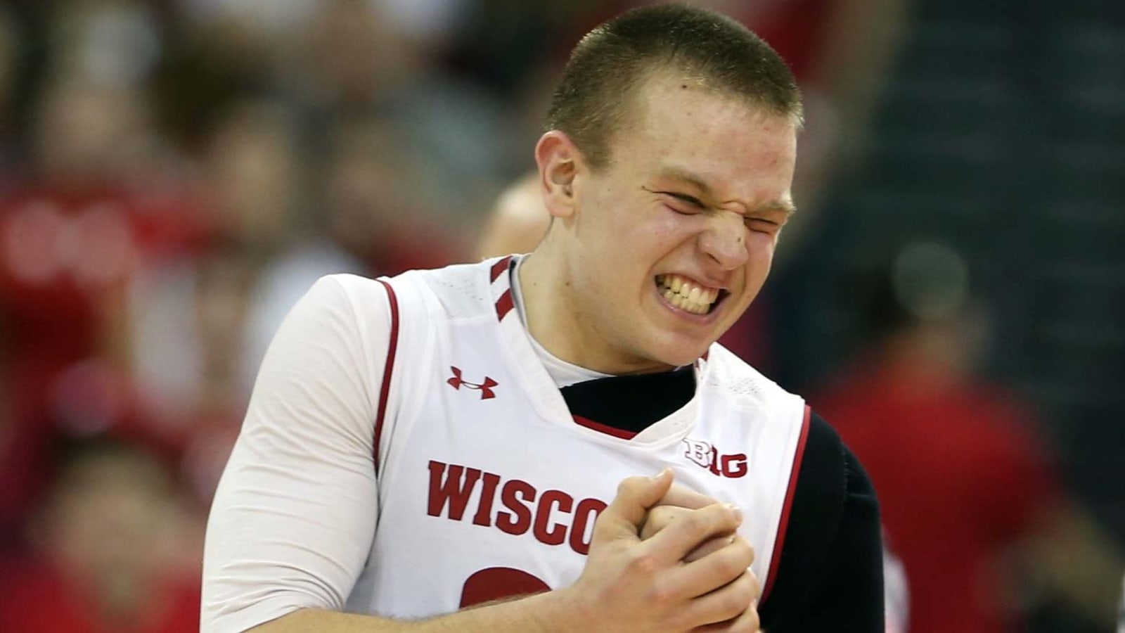 Wisconsin’s Brad Davison scored 30 after dislocating shoulder, popping it back in