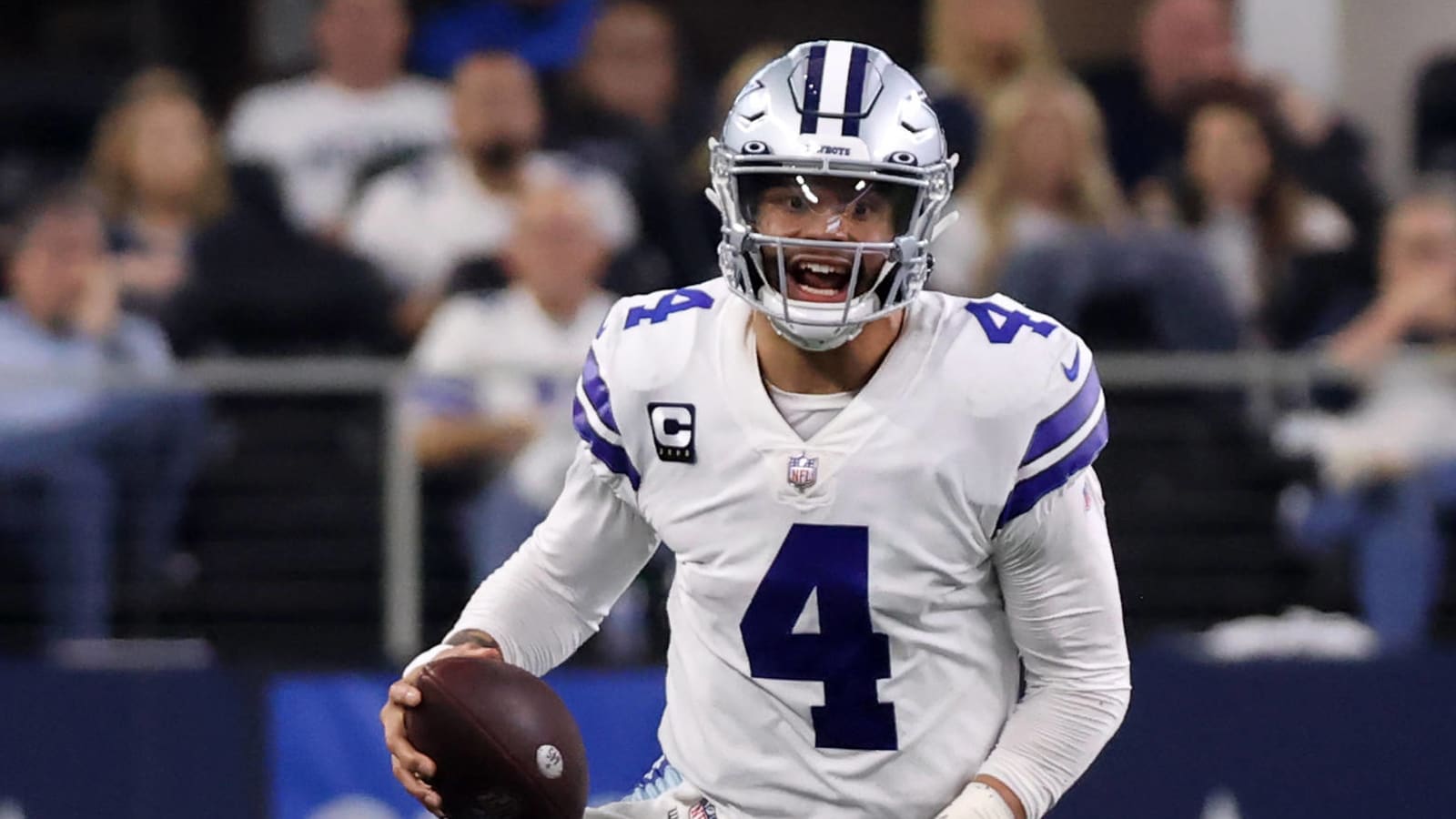 Dak Prescott on fans throwing beer bottles toward refs: 'Credit to them'