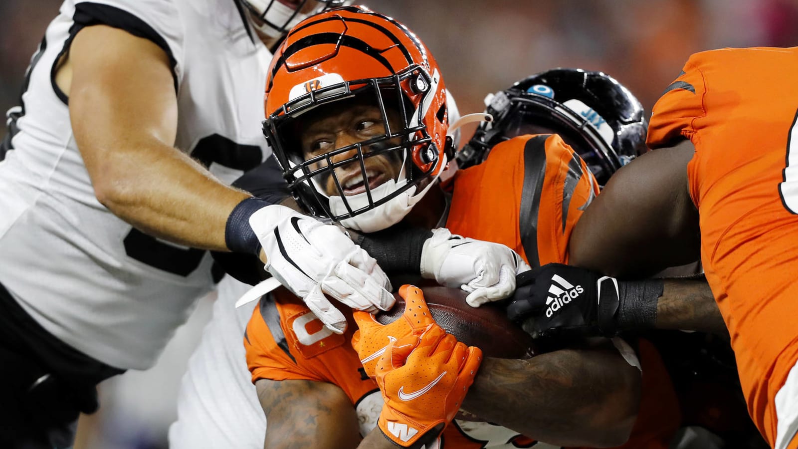 Bengals RB Mixon's ankle sprain less serious than first thought?