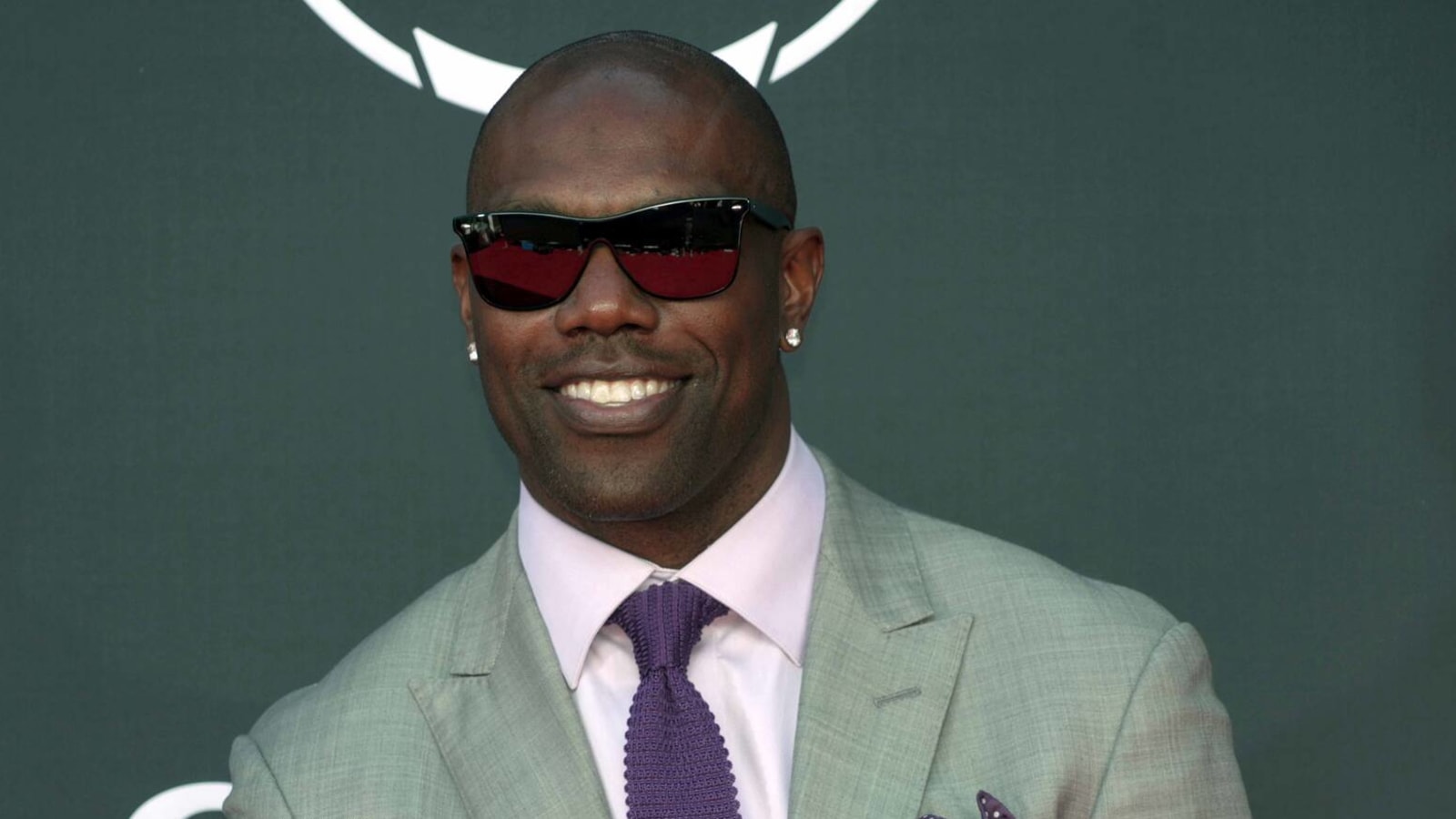 Watch: Terrell Owens loves him some Eagles fans