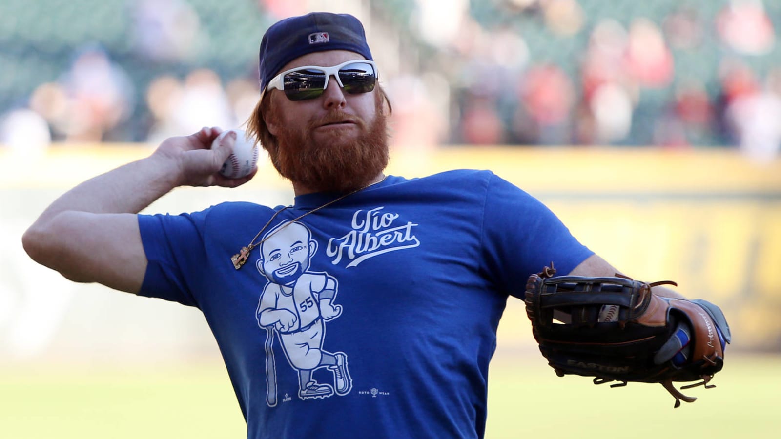 Justin Turner scratched with neck stinger