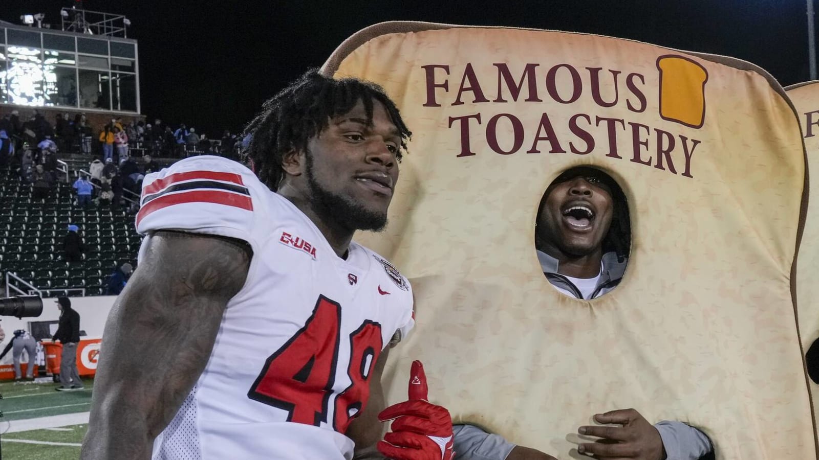 Watch: Western Kentucky completes comeback to win Famous Toastery Bowl