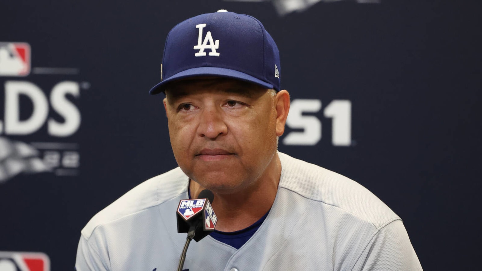 Dodgers name Dave Roberts' top assistant