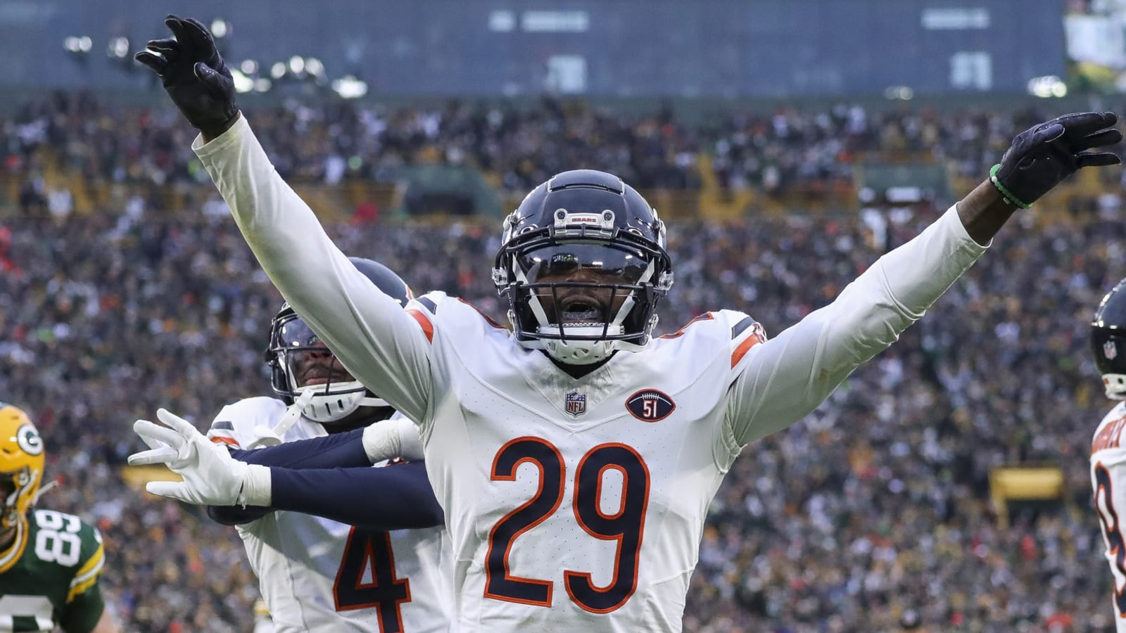 Bears WR discusses teammate's boneheaded play on Hail Mary