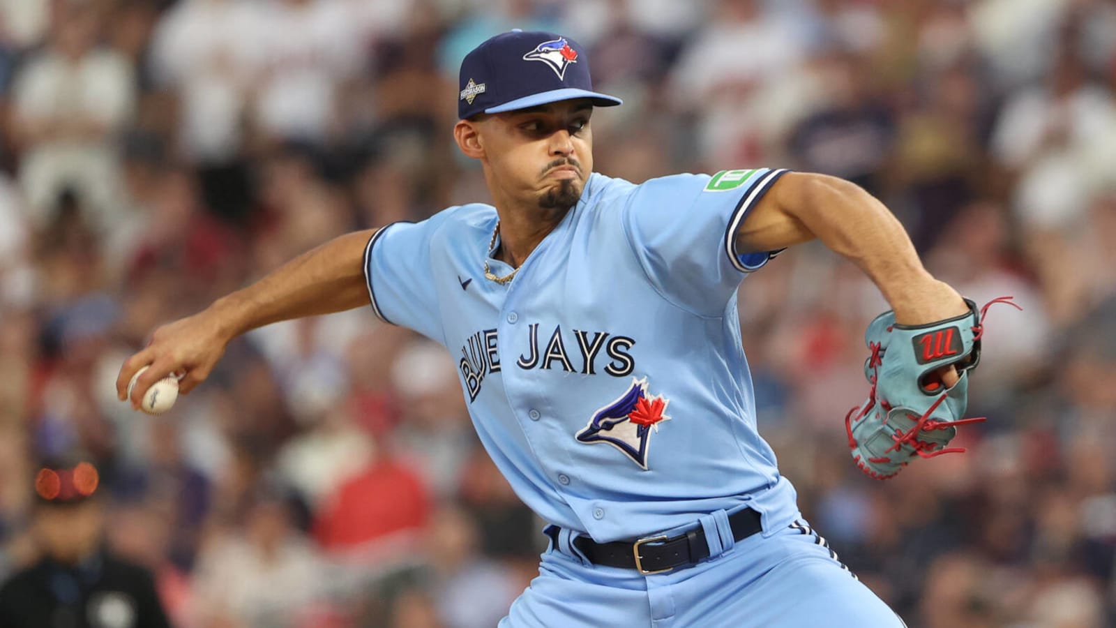 Free agent faceoff: Jordan Hicks vs. Robert Stephenson