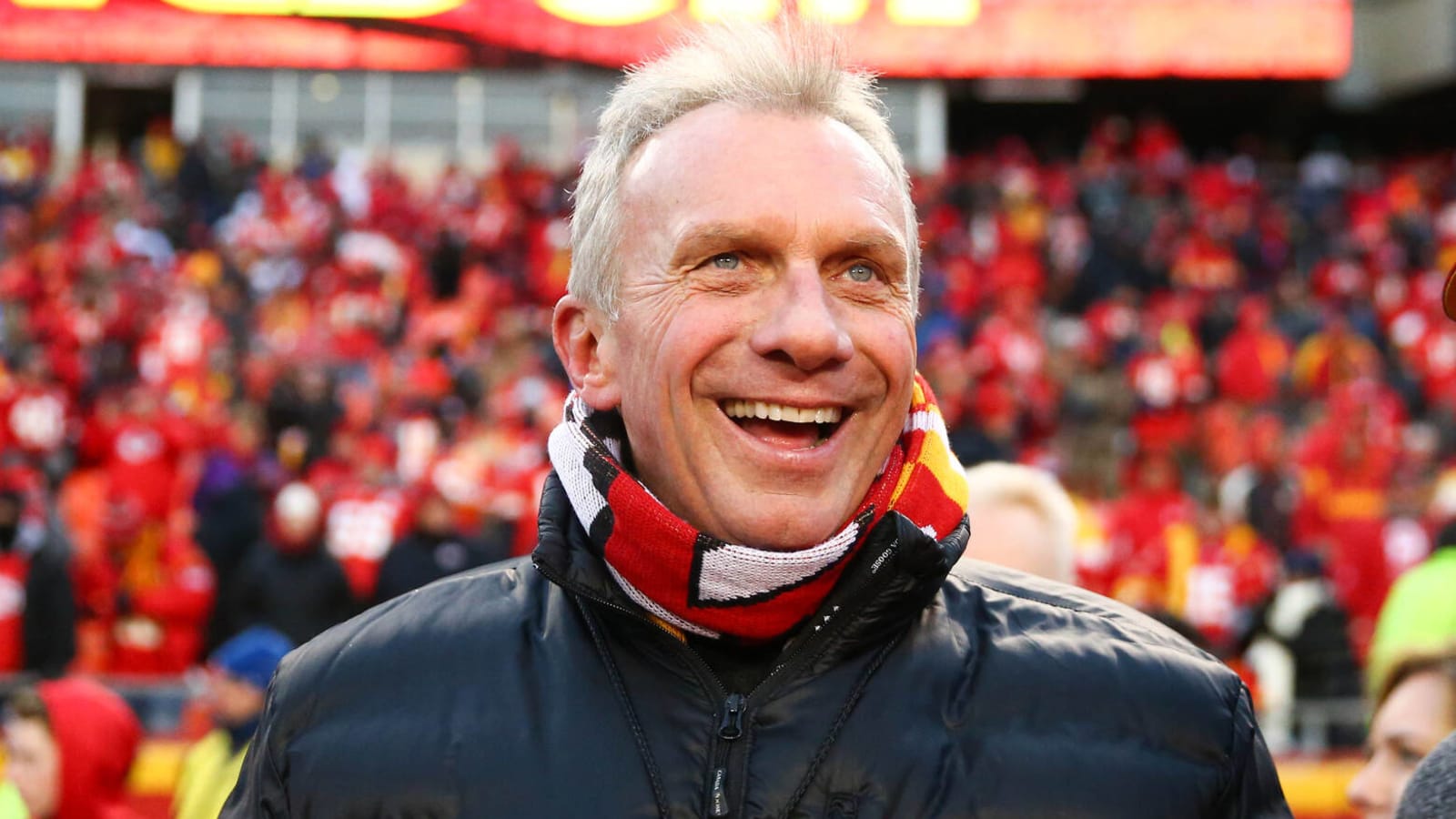 Joe Montana jersey sells for record-shattering price at auction