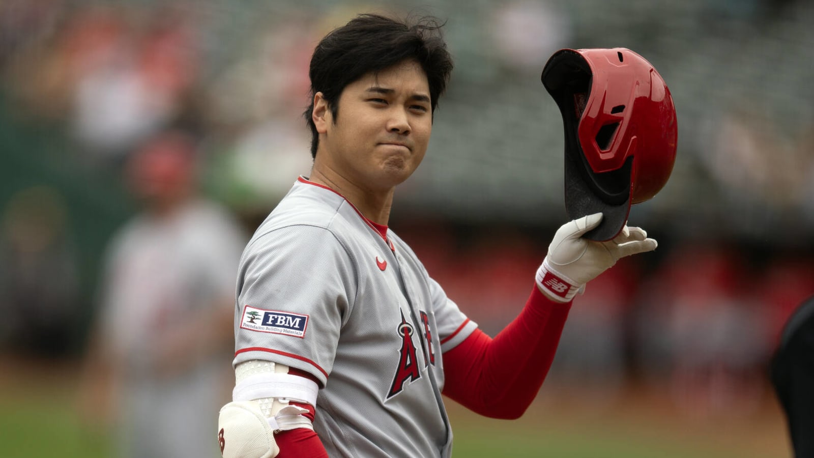 Angels' Shohei Ohtani gets free agency pitch from Mariners fans at