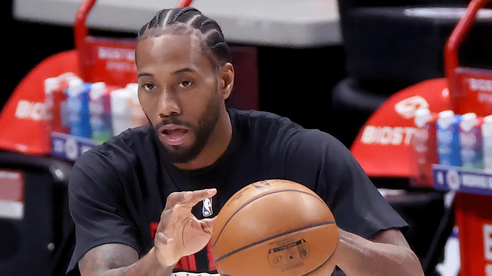 Lue: Kawhi 'very involved' with helping Clippers