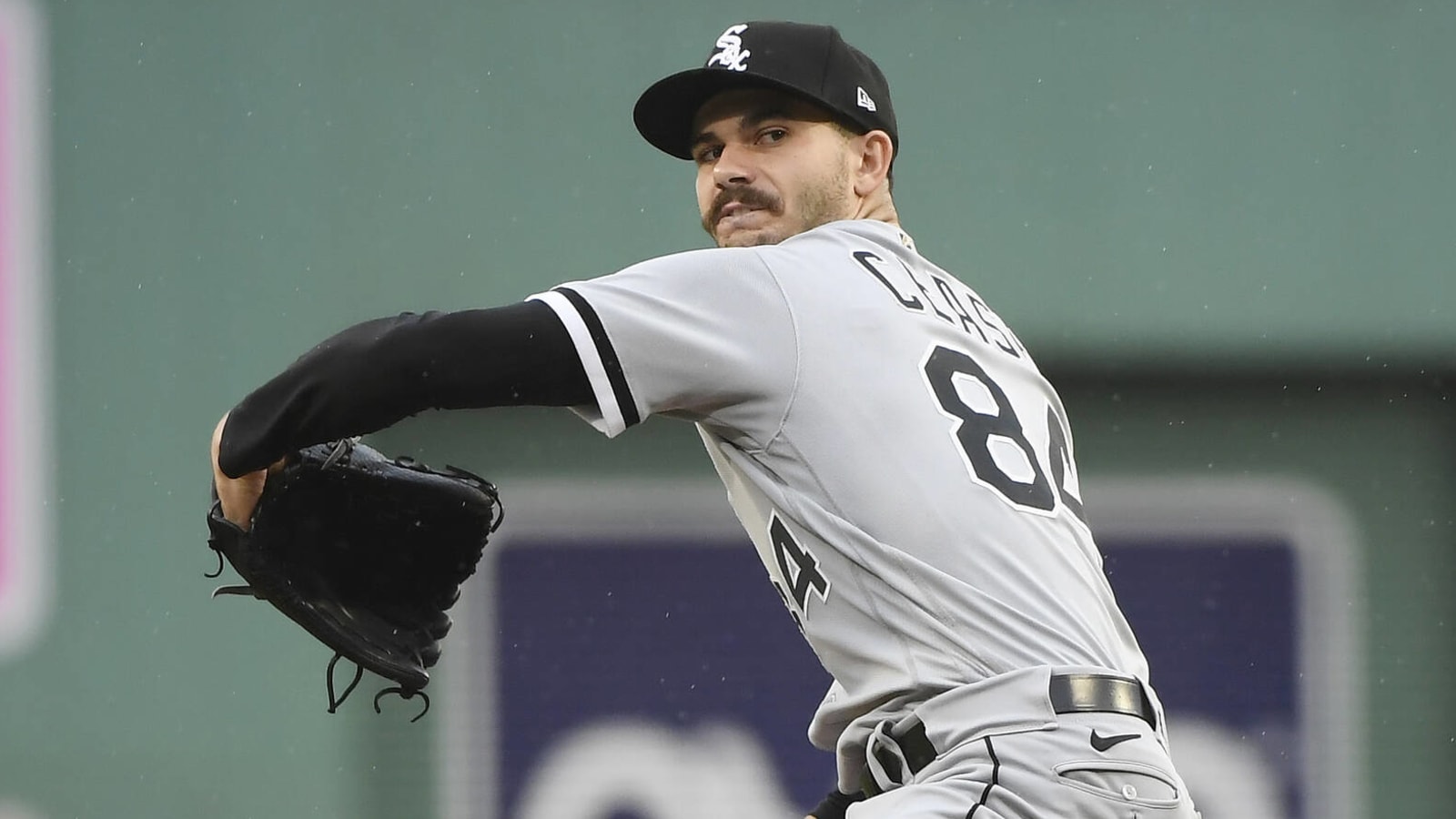 Yankees have 'sincere' interest in White Sox pitcher