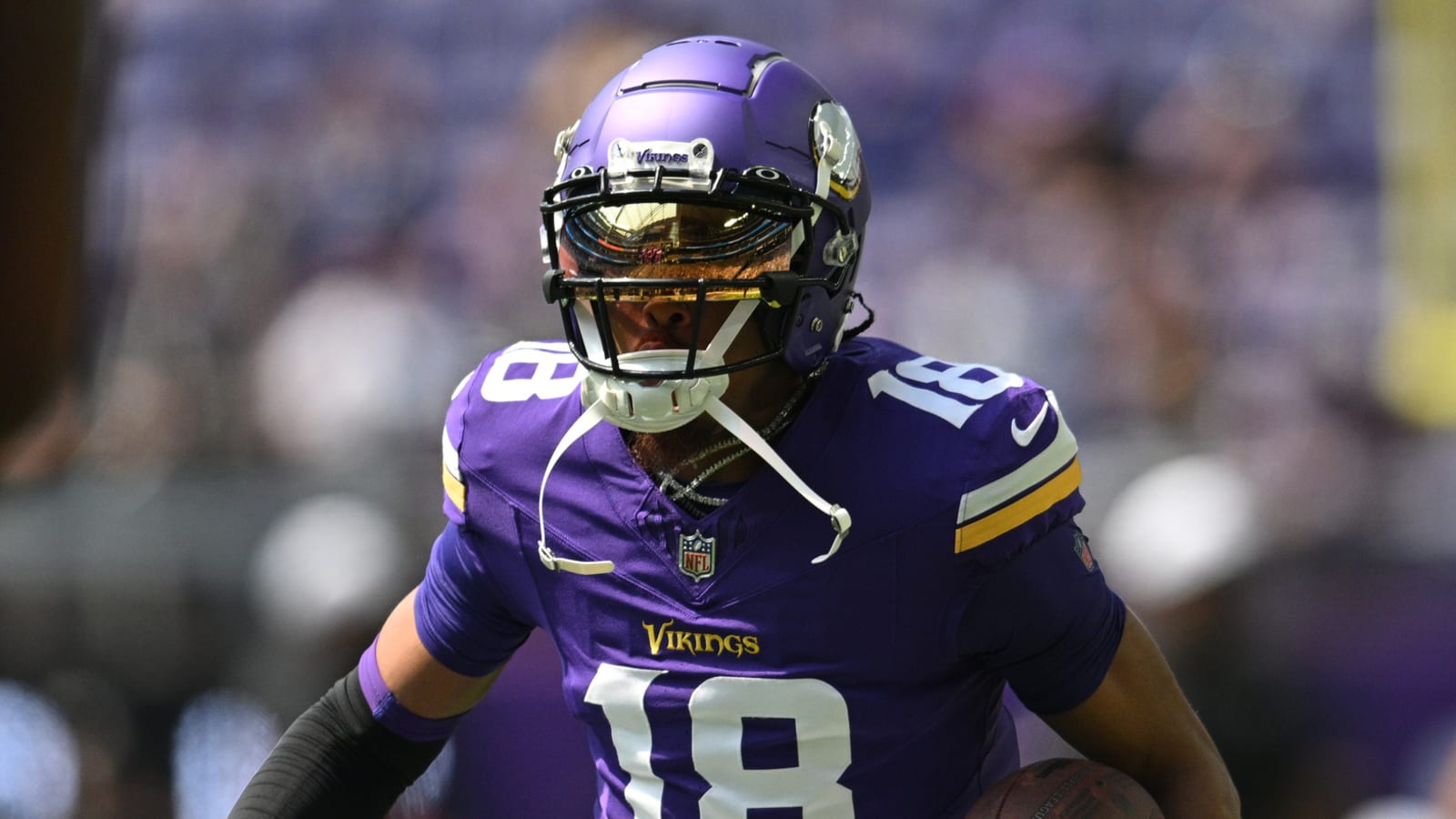 Vikings star WR helped off field with leg injury
