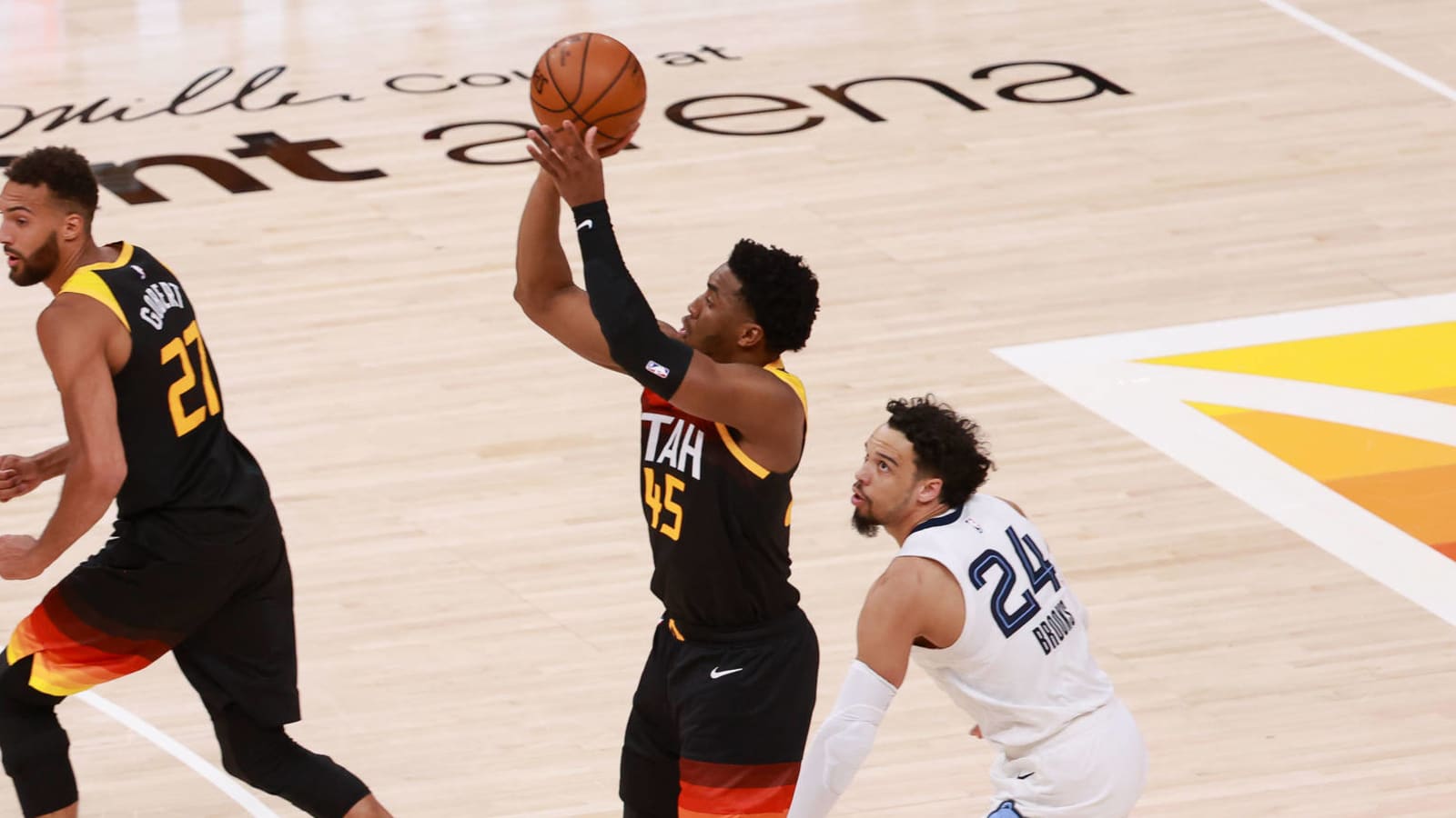 Donovan Mitchell burns Dillon Brooks with oncourt trash talk Yardbarker