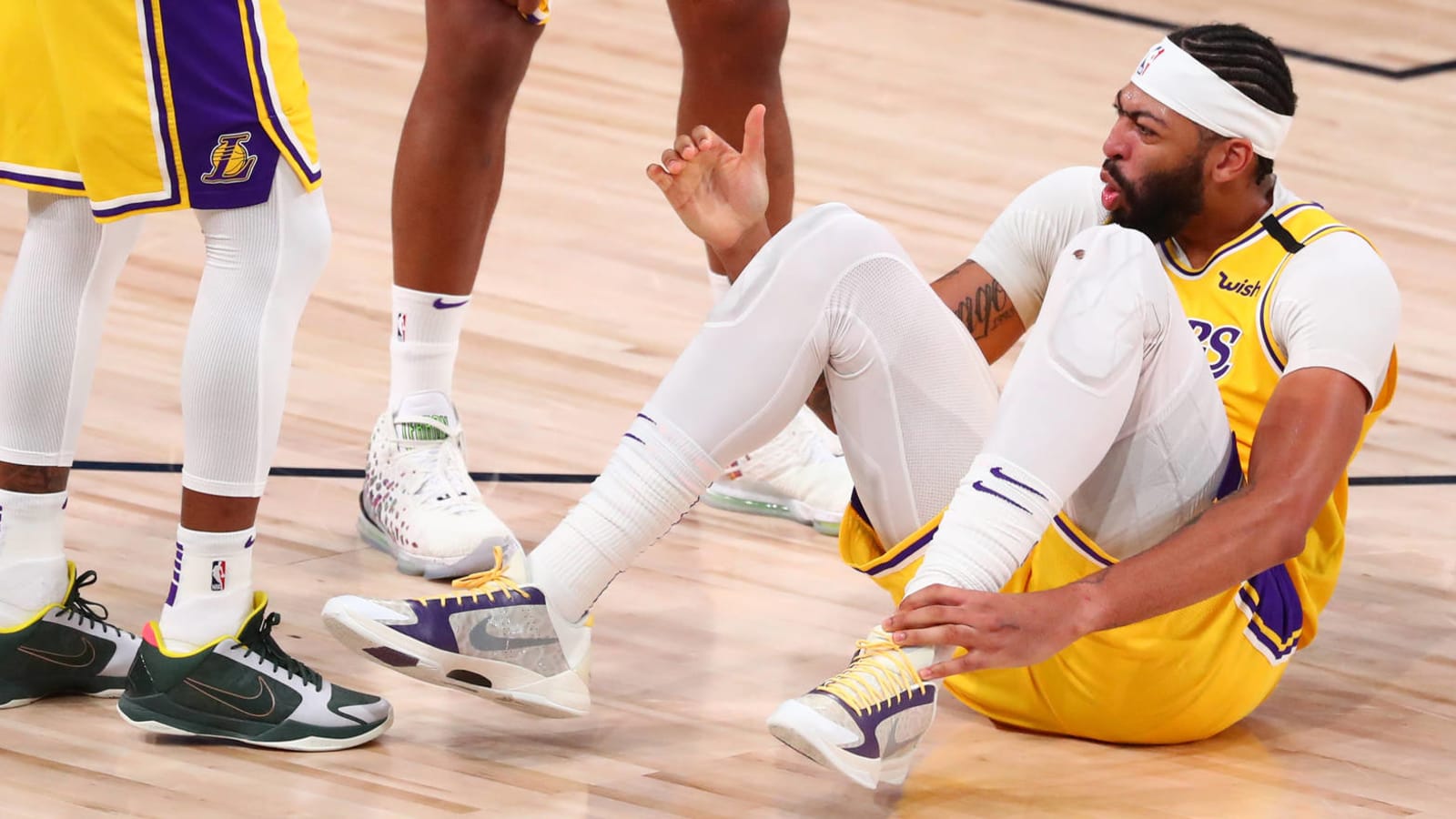 Anthony Davis goes down with ankle injury in Game 4