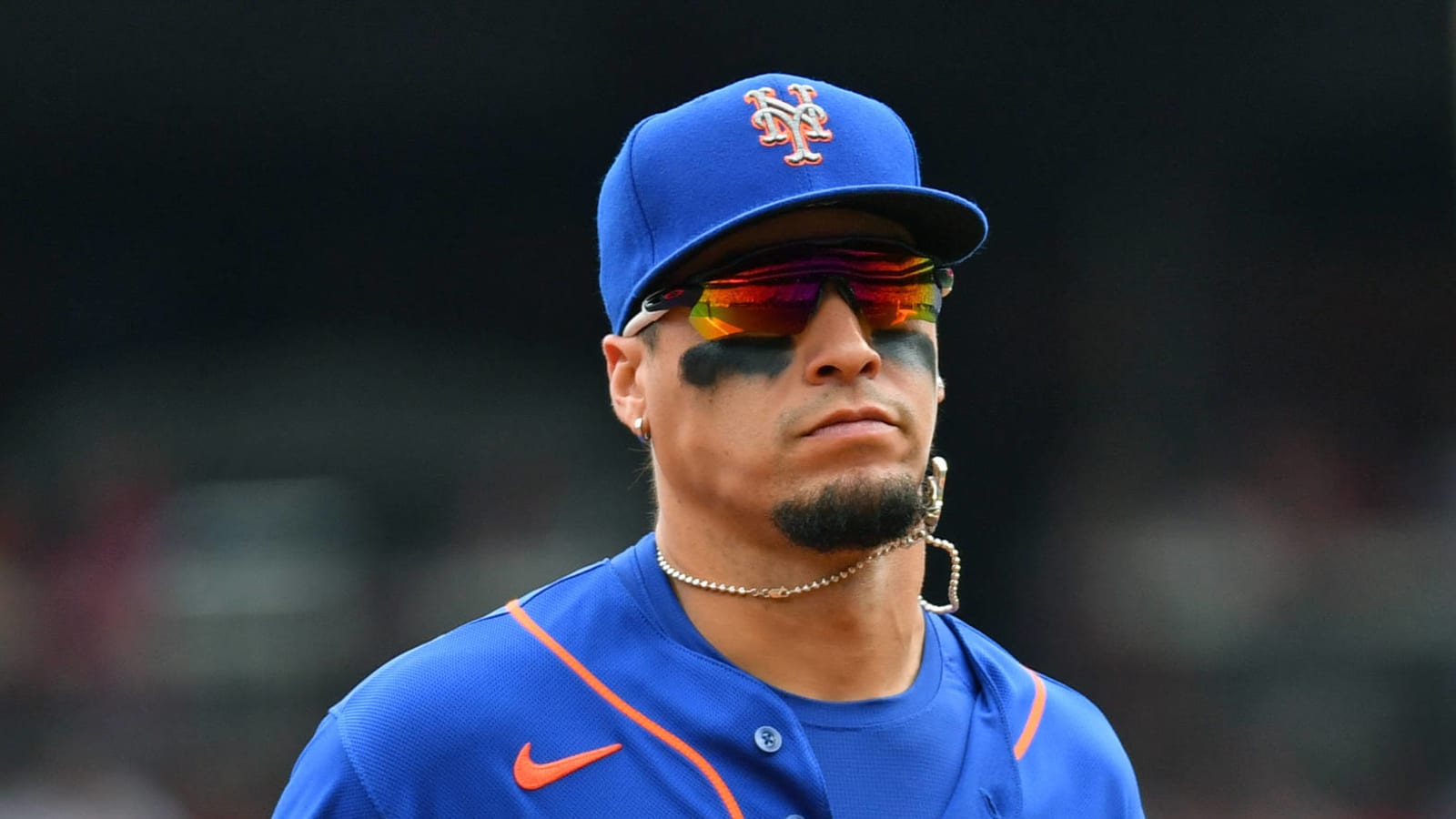 Mets fans boo Baez after 'thumbs-down' controversy, apologies