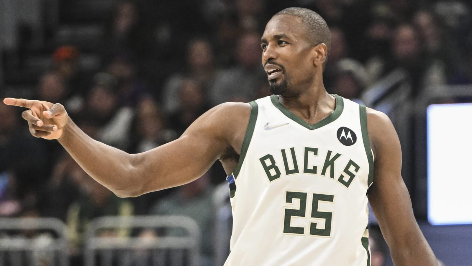 Ibaka wants to play in NBA in 2022 despite interest from Europe