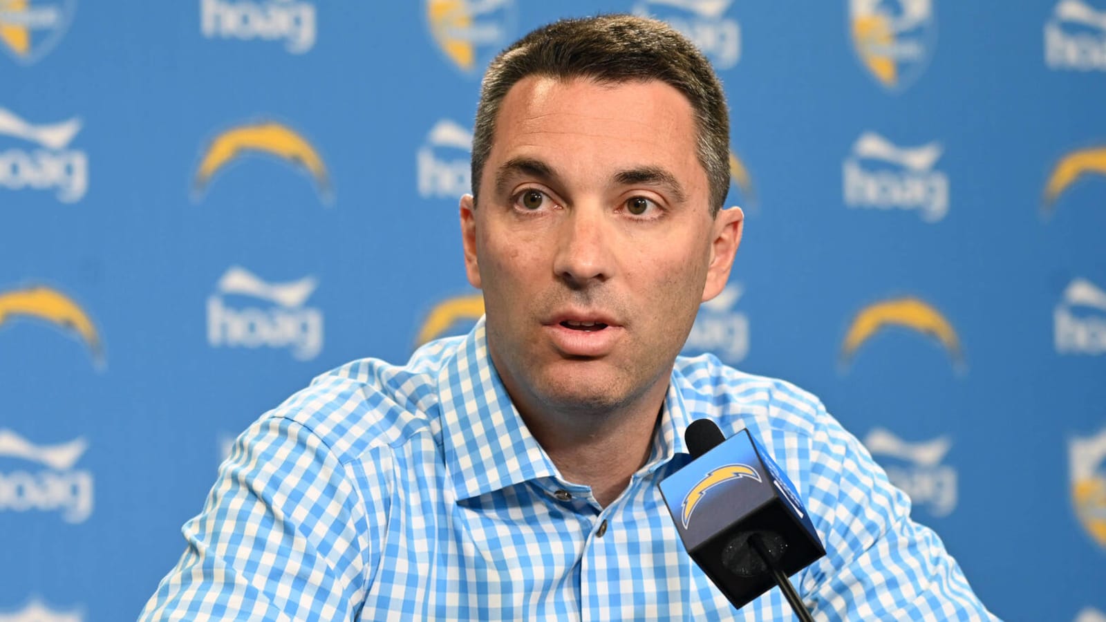 Chargers sign a LB (yawn), but they must do much more