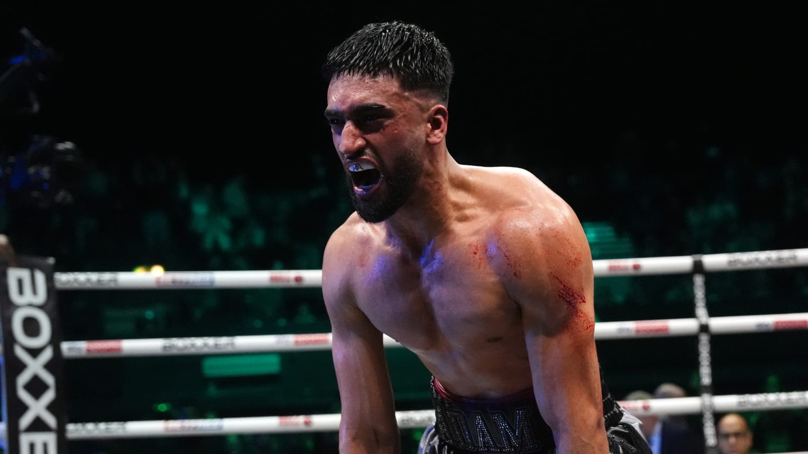 Adam Azim vs Sergey Lipinets Ends in Impressive Stoppage
