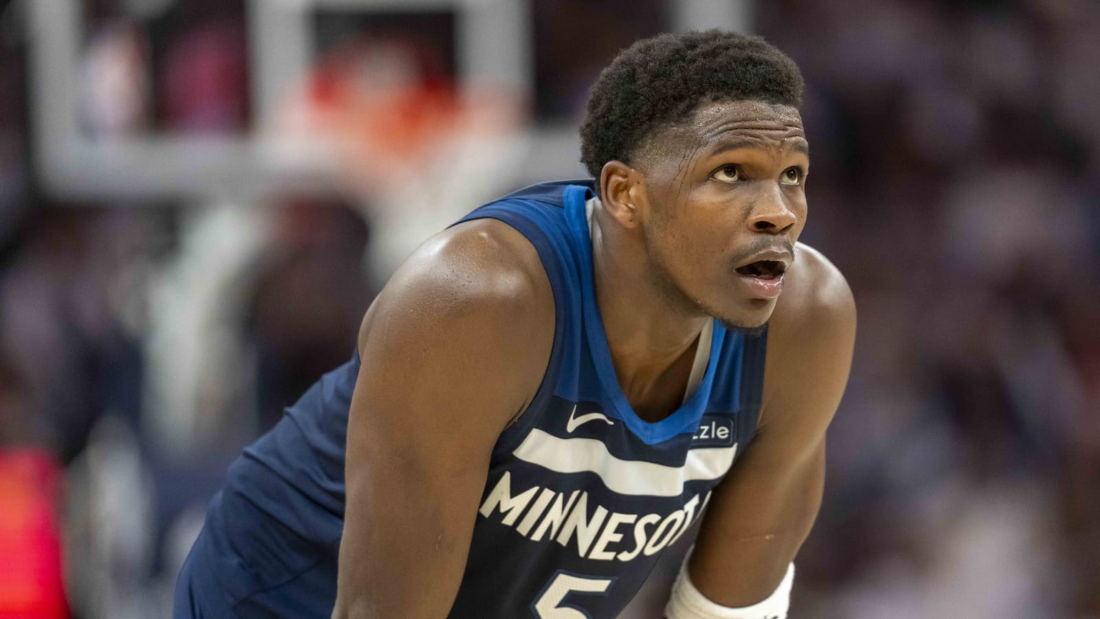 Watch: Anthony Edwards has ridiculous first quarter versus Mavericks