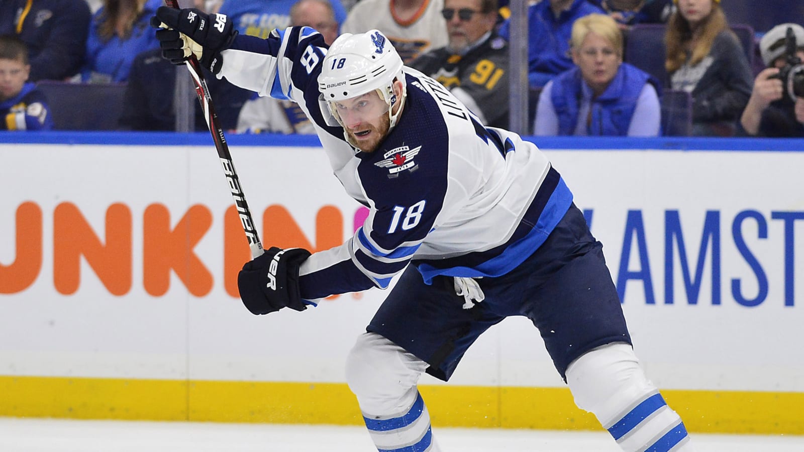 Winnipeg Jets sign fan favourite Bryan Little to special contract