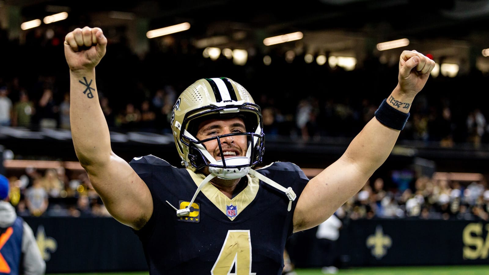 Saints GM explains decision to stick with Derek Carr