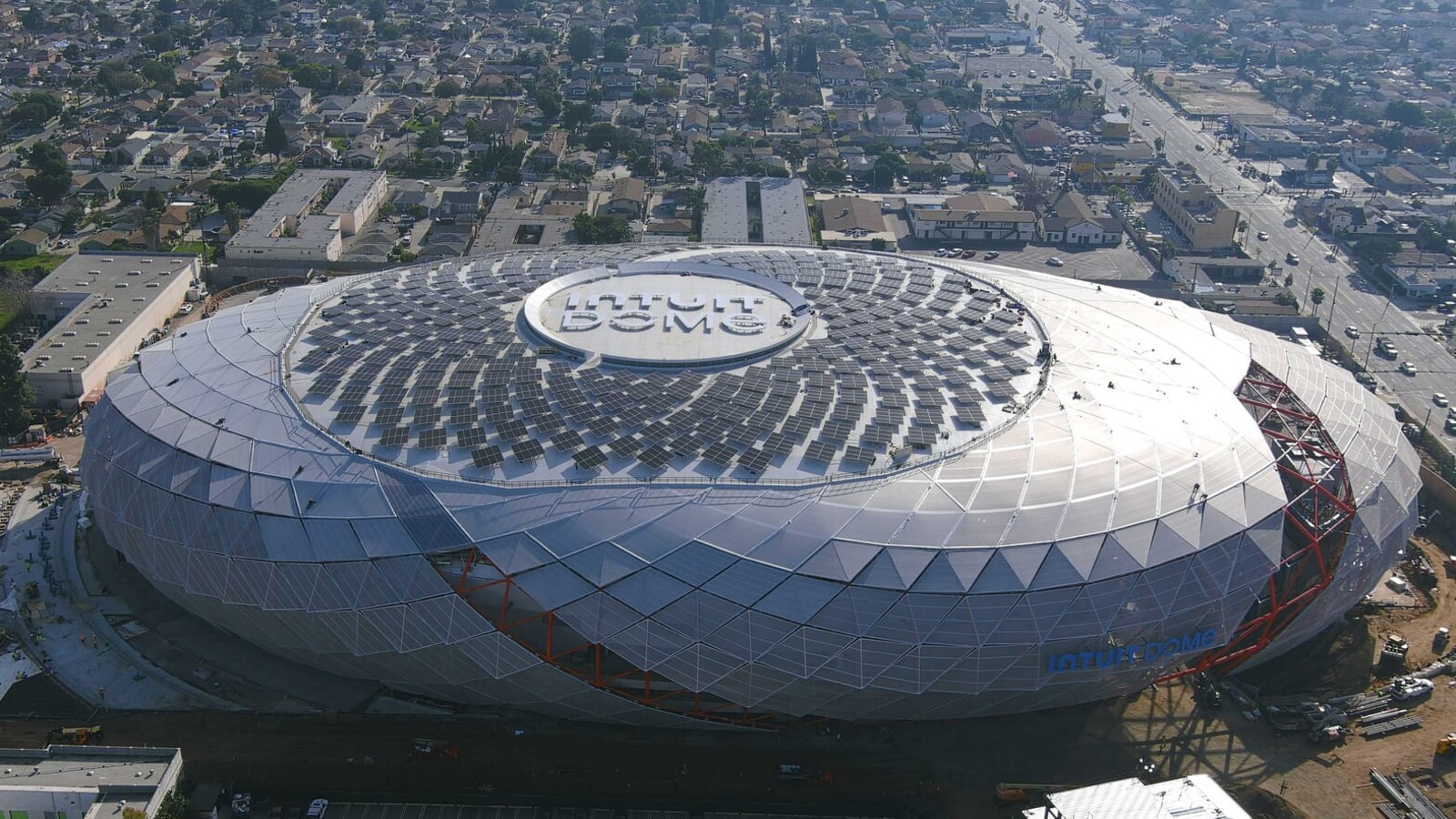 Technical issues delay Clippers' arena debut