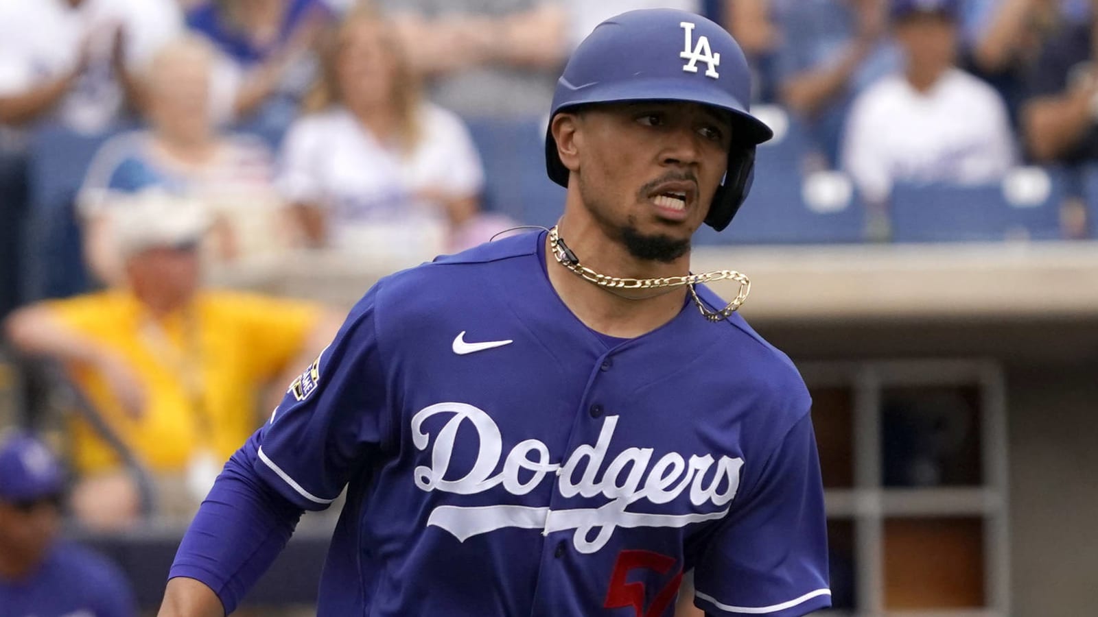 Twitter reacts to Dodgers signing Mookie Betts to 12-year extension