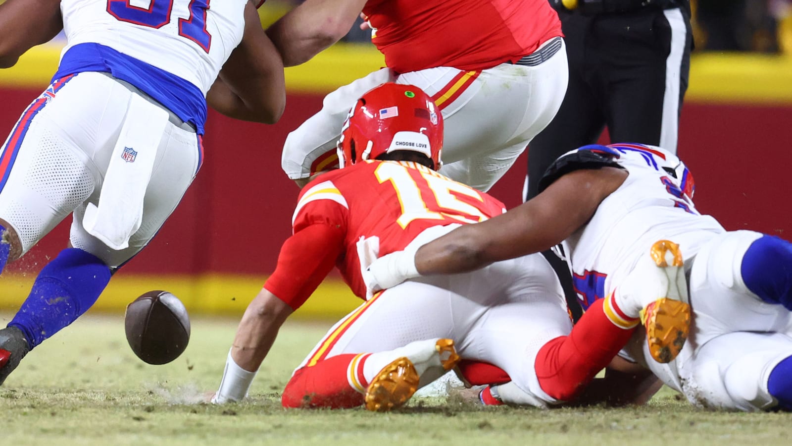 Watch: Chiefs QB Patrick Mahomes' fumble snaps historic streak