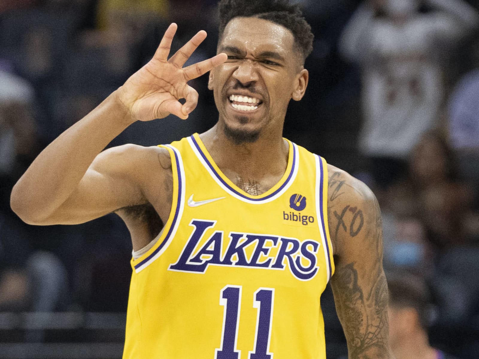 Miller: Like you, Lakers weren't sure what “Wish” on their jerseys