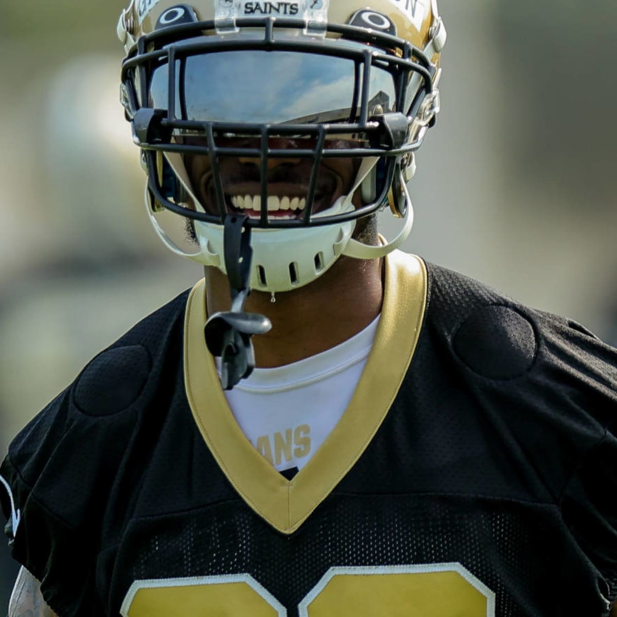 Helmet Stalker on X: Saints DB Chauncey Gardner-Johnson is using a Riddell  SpeedFlex with a BECK-EG-HD (via B.A. Masks), clear Oakley visor and a  Riddell hardcup chinstrap paired with the Cam-Loc system;