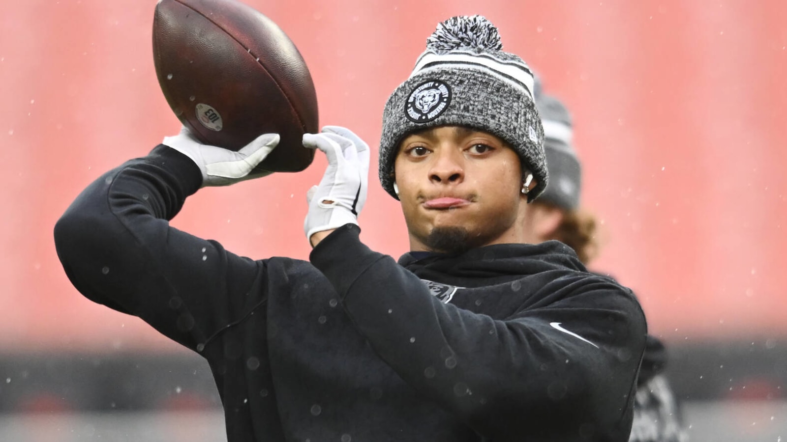 Justin Fields focusing on 'little things' amid QB competition
