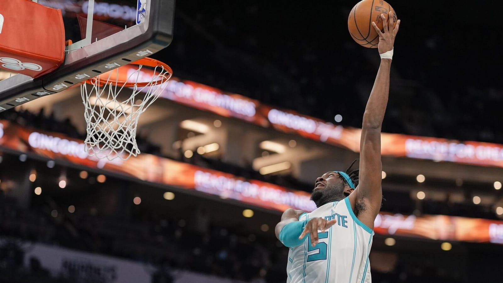 Lakers' trade saga continues as agent, Mark Williams speak out