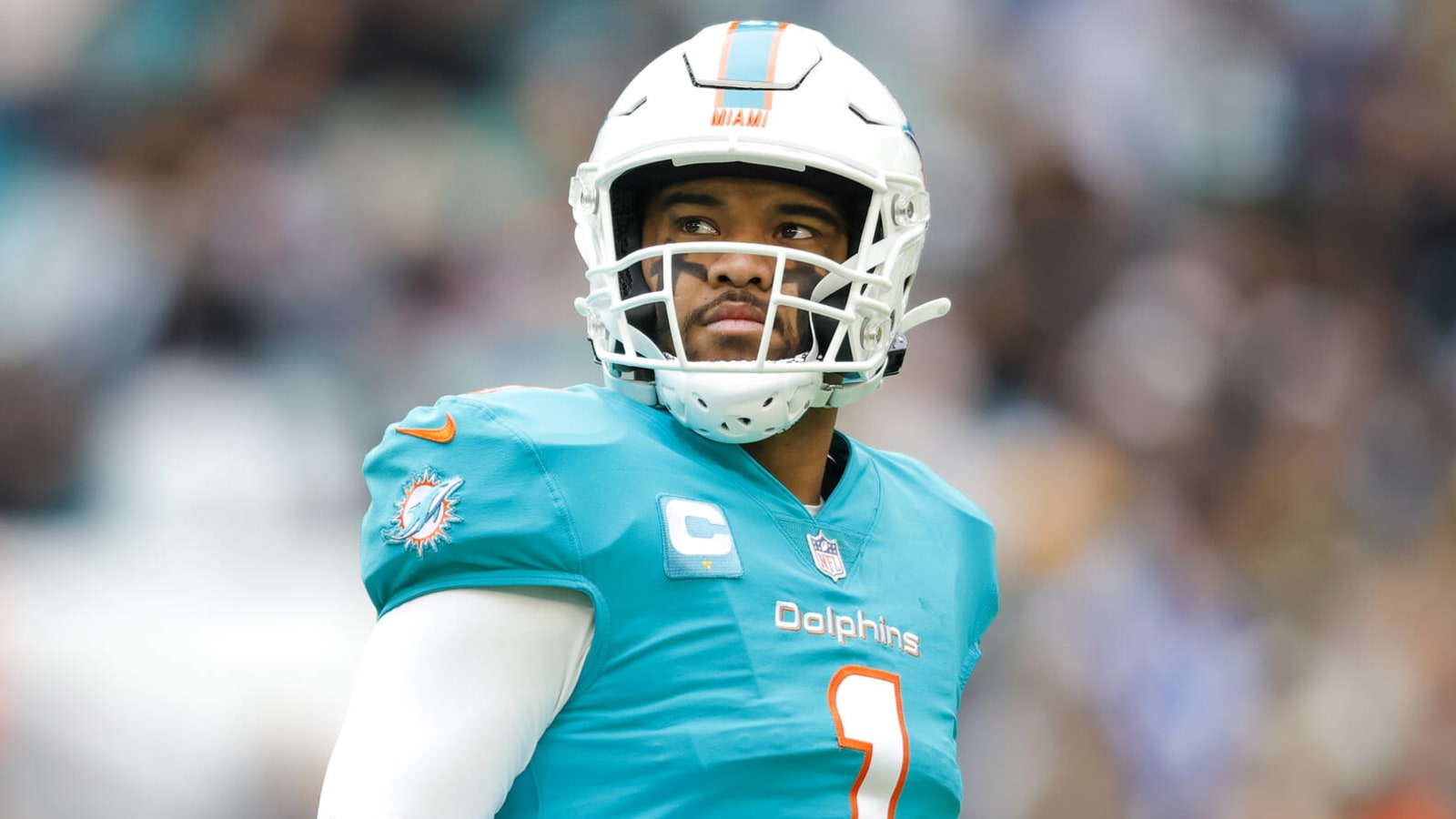 NFL, NFLPA approve concussion-reducing helmet for QBs