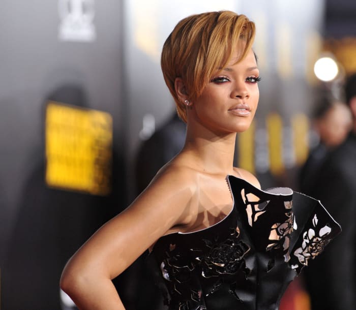 “Photographs” feat. will.i.am (2009)