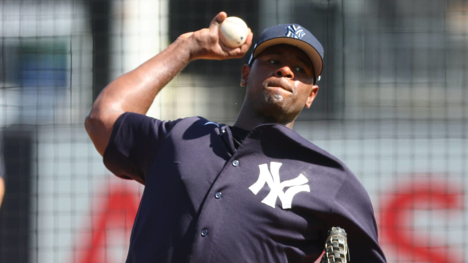 Luis Severino has right lat strain