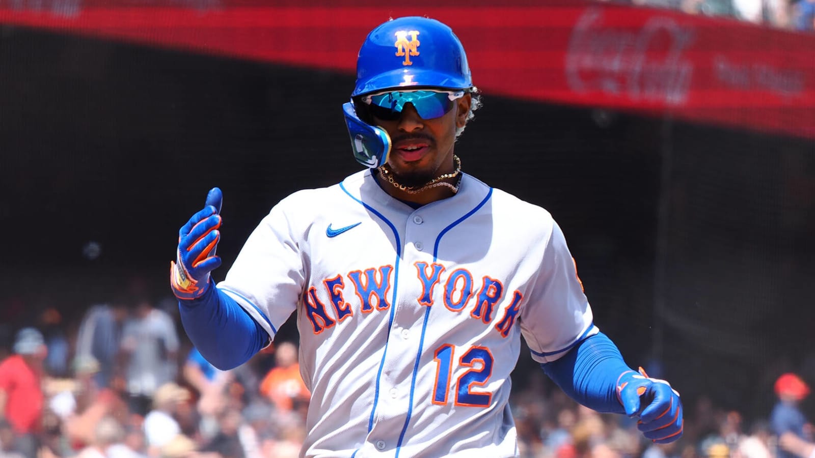 Los Angeles, United States. 03rd June, 2022. New York Mets shortstop  Francisco Lindor (12) in a defensive stance during a MLB regular season  game between the Los Angeles Dodgers and New York