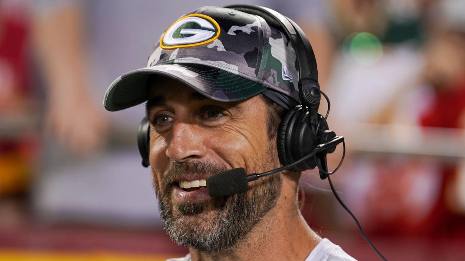 Aaron Rodgers throws some shade at NFC North fans