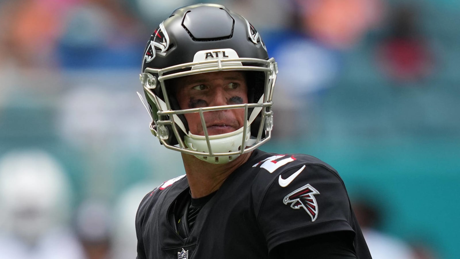 Matt Ryan suffers significant cut on hand after being stepped on