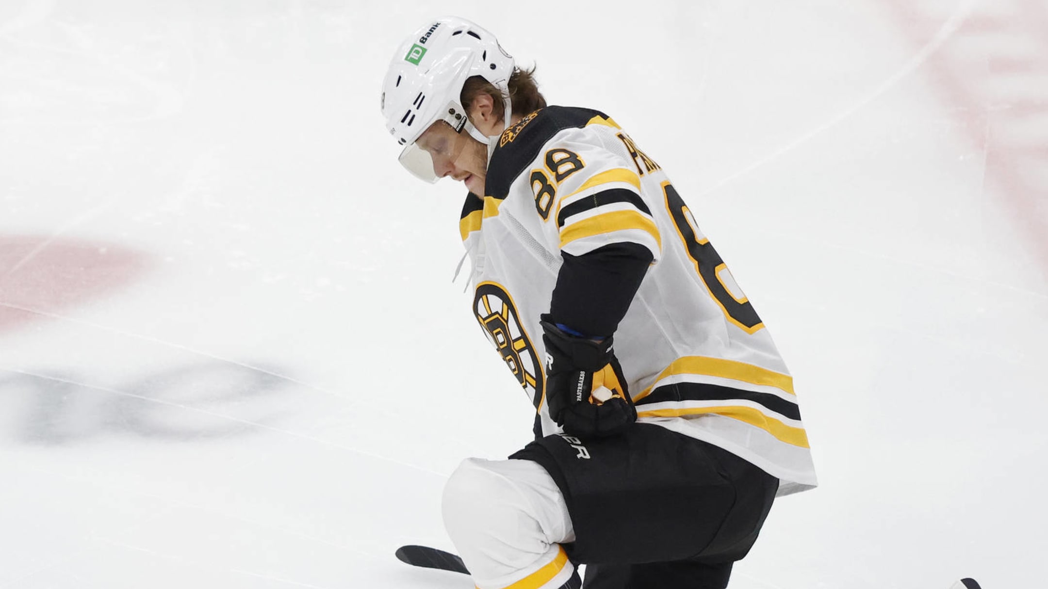 Boston Bruins' David Pastrnak says newborn son has died