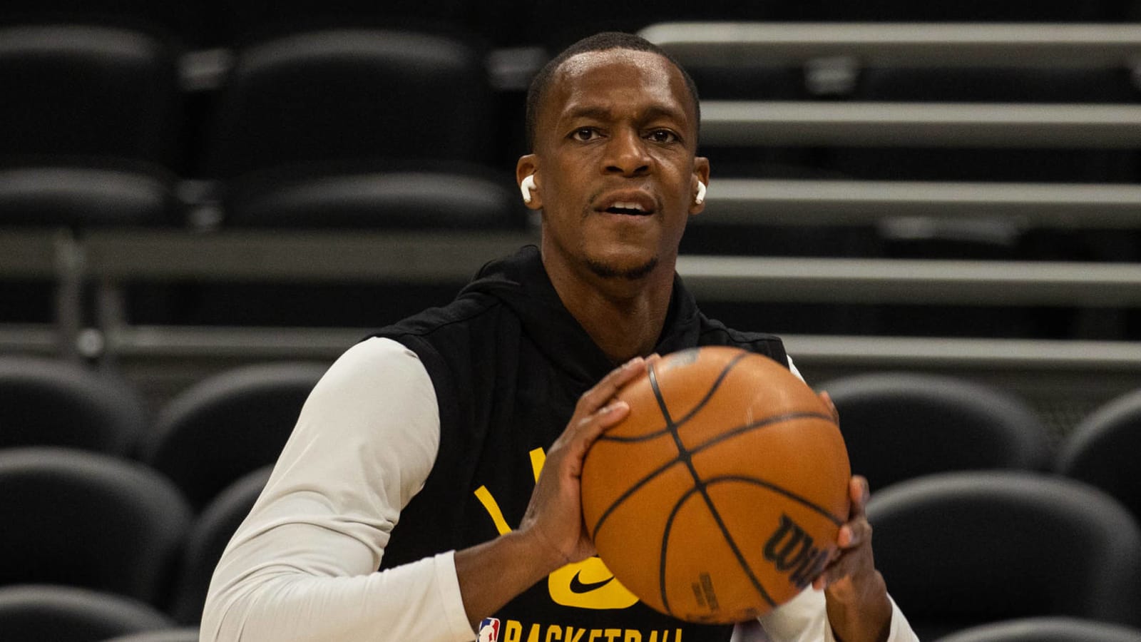 Report: Cavs in 'serious talks' to acquire Rajon Rondo