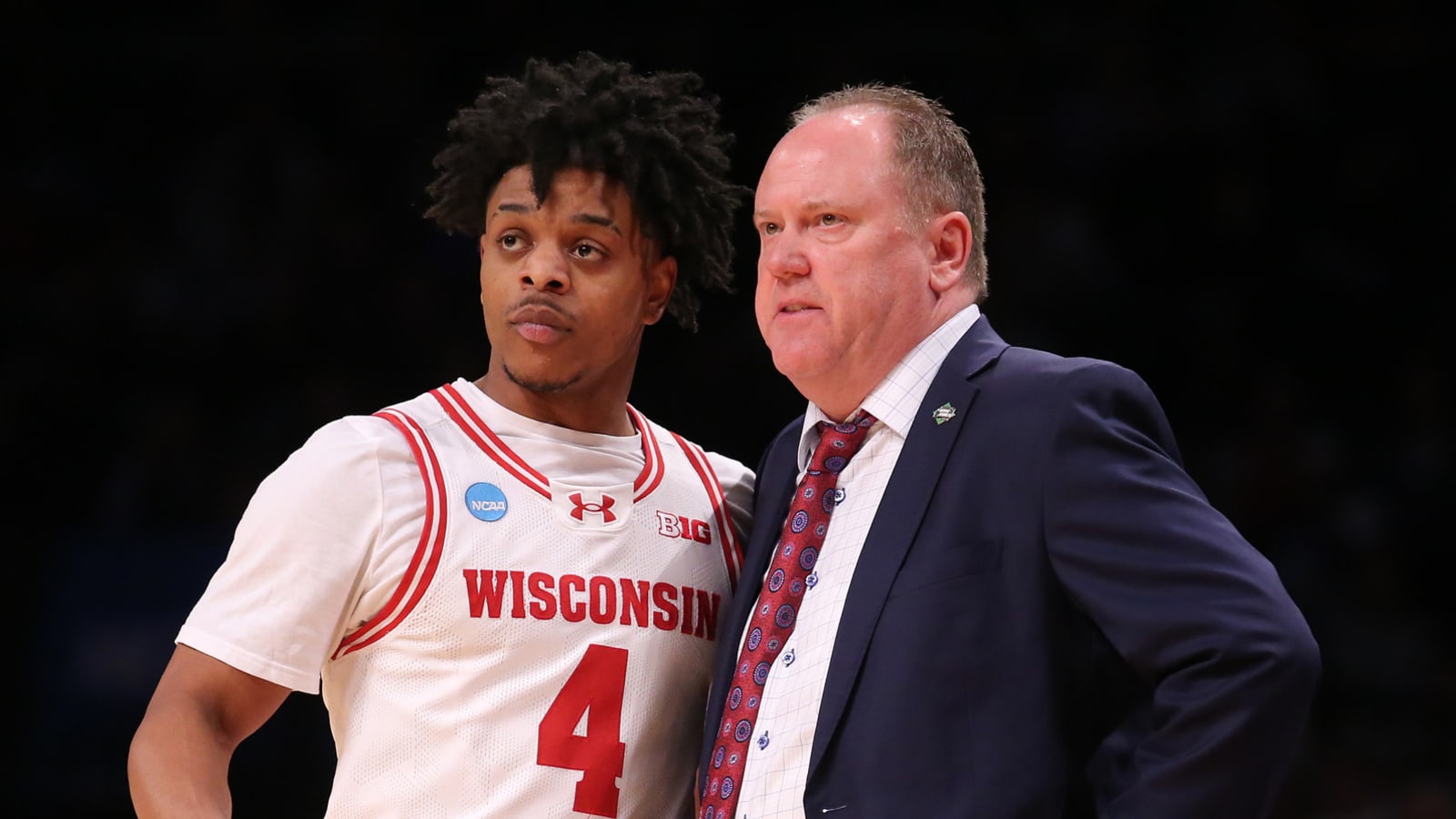 Wisconsin's offense throttles No. 9 Arizona in upset victory