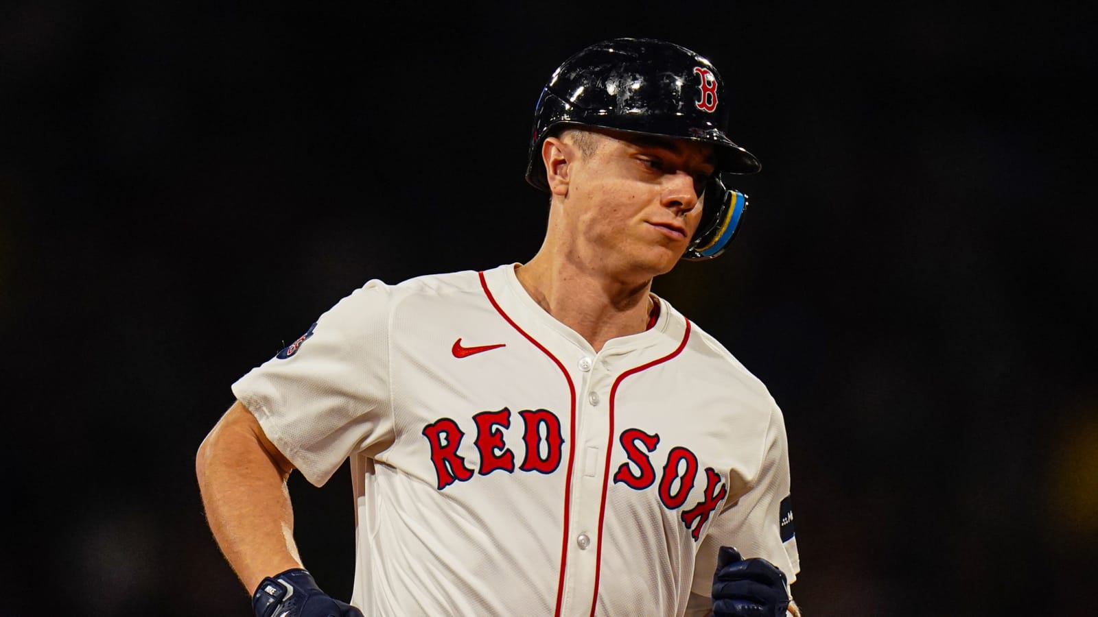 Orioles sign veteran outfielder to three-year deal