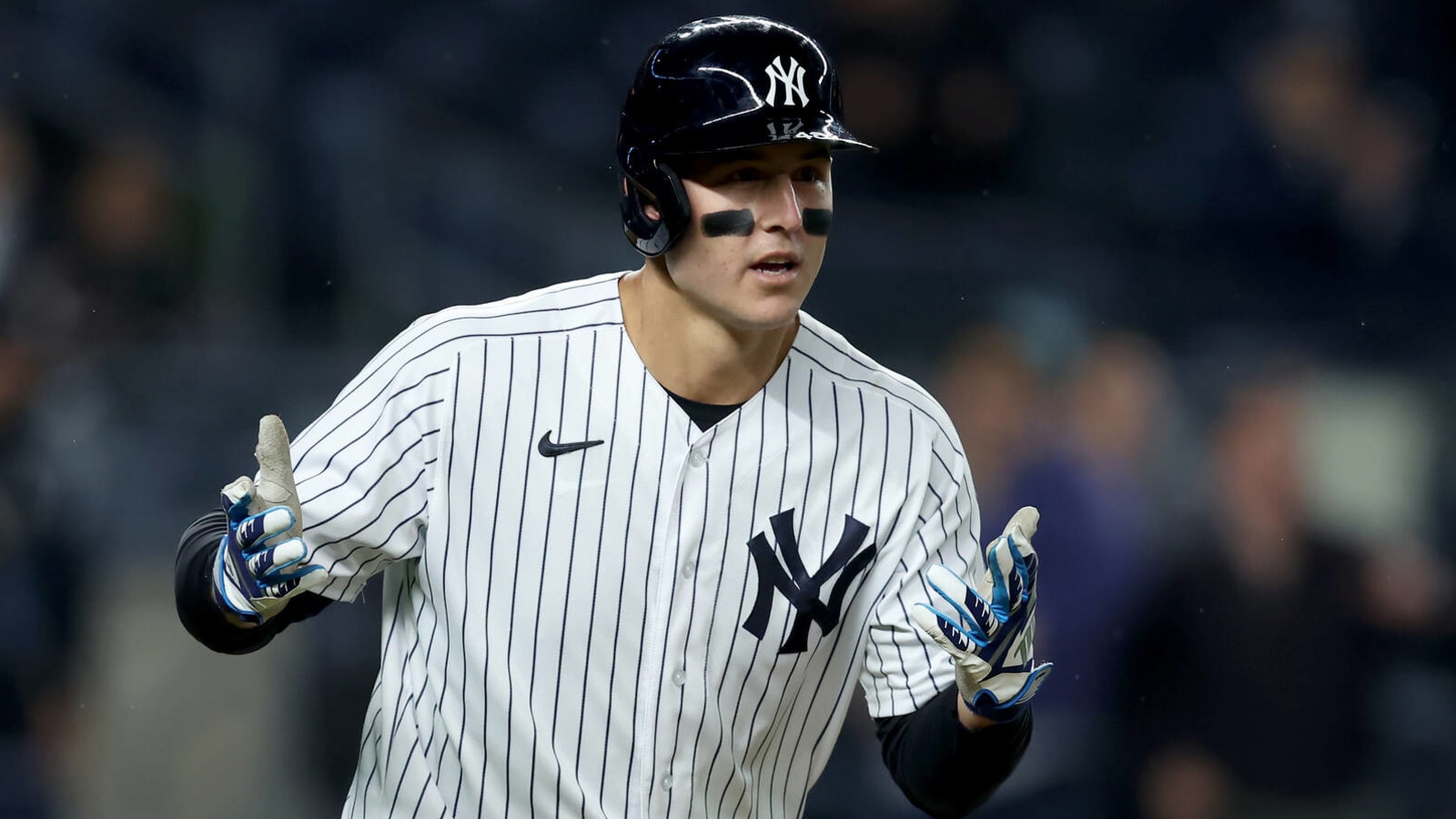 New York Yankees 1B Anthony Rizzo hits first home run at Yankee Stadium -  Sports Illustrated NY Yankees News, Analysis and More