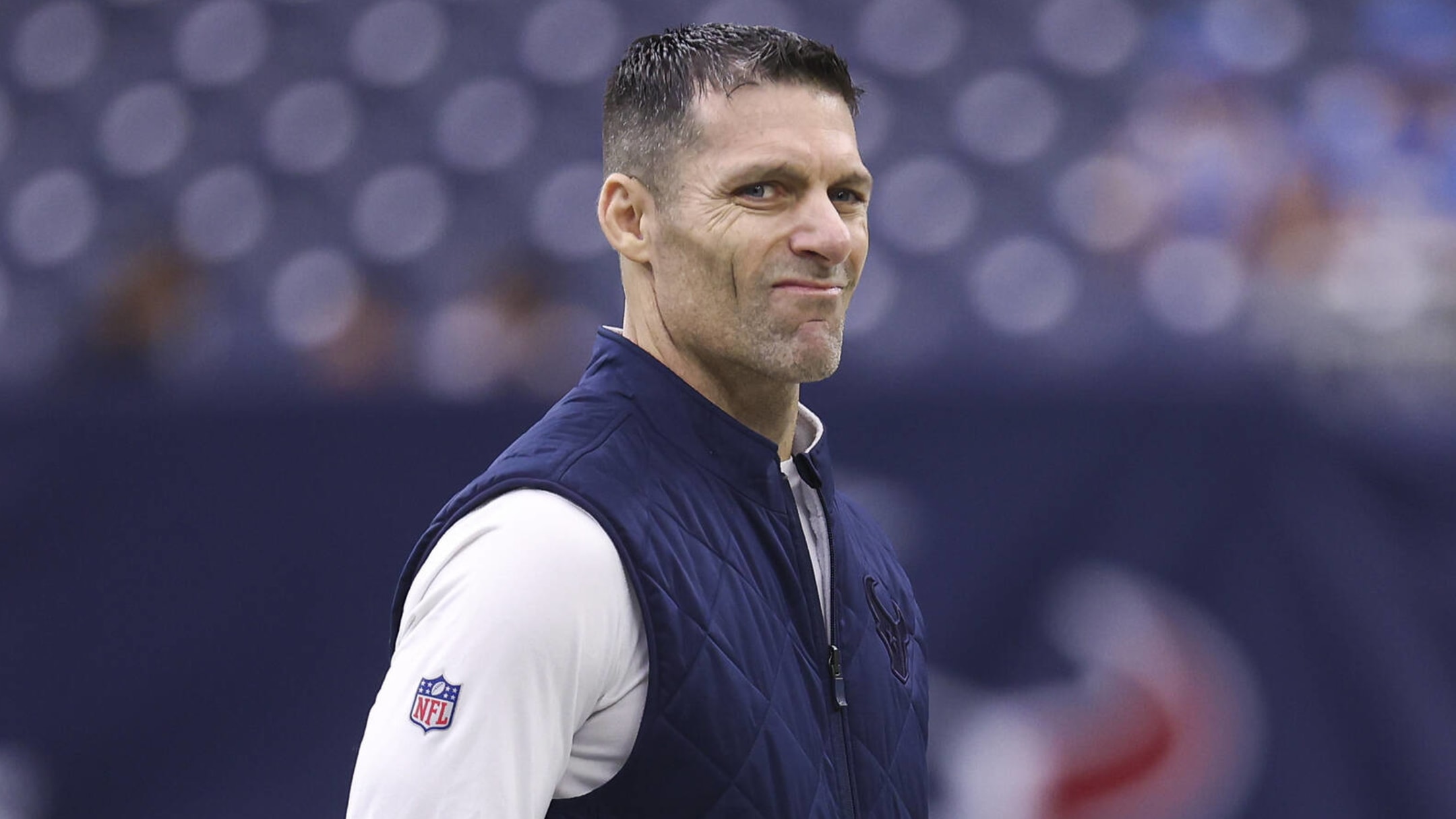 Texans GM: Flores lawsuit didn't lead to hiring Smith